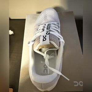 Men’s Sneakers & Athletic Shoes On Cloudsurfer size 9.5